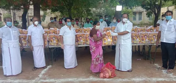 dindigul district sakkarapani dmk - corona virus issue - help